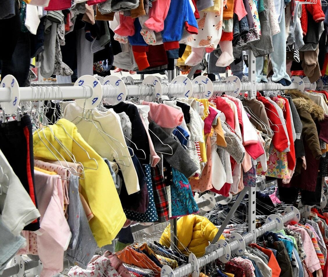 BOX DE 20 KILOS vêtements de Friperie qualité 1- vêtements enfants été