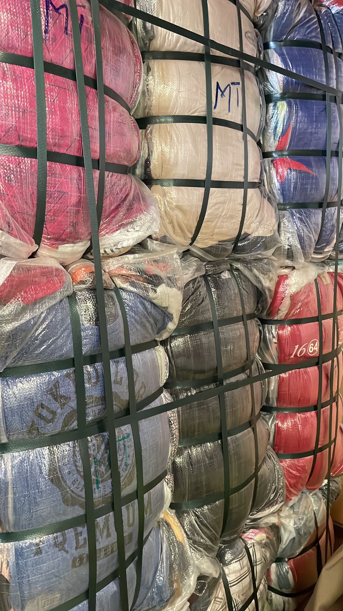 Containers 20 pieds balles 45KGS séparer transport MARITIME CADEAU