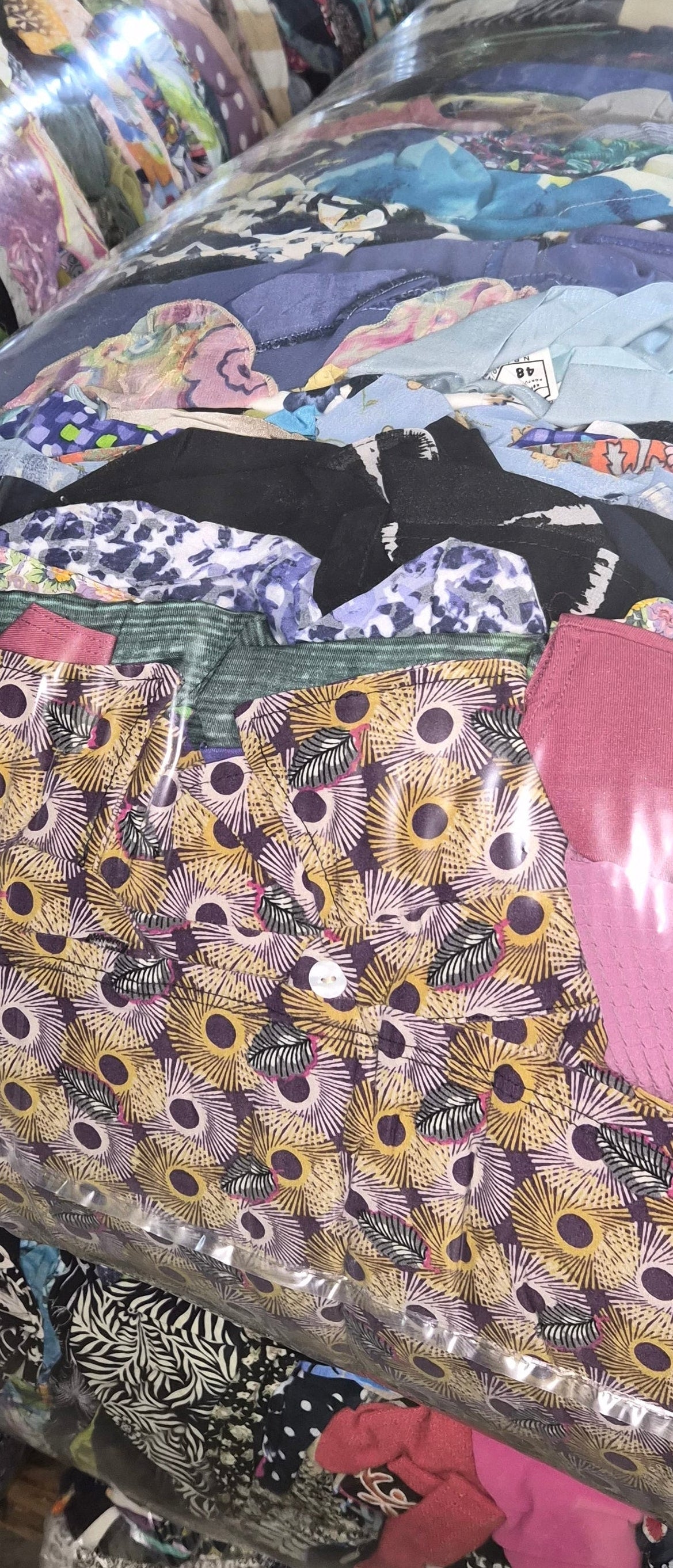 Lot Vêtements Femme été/hiver - Destockage Friperie, Taille Unique