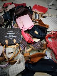 GRADE A mixed 200 kilos Thrift Store Handbags