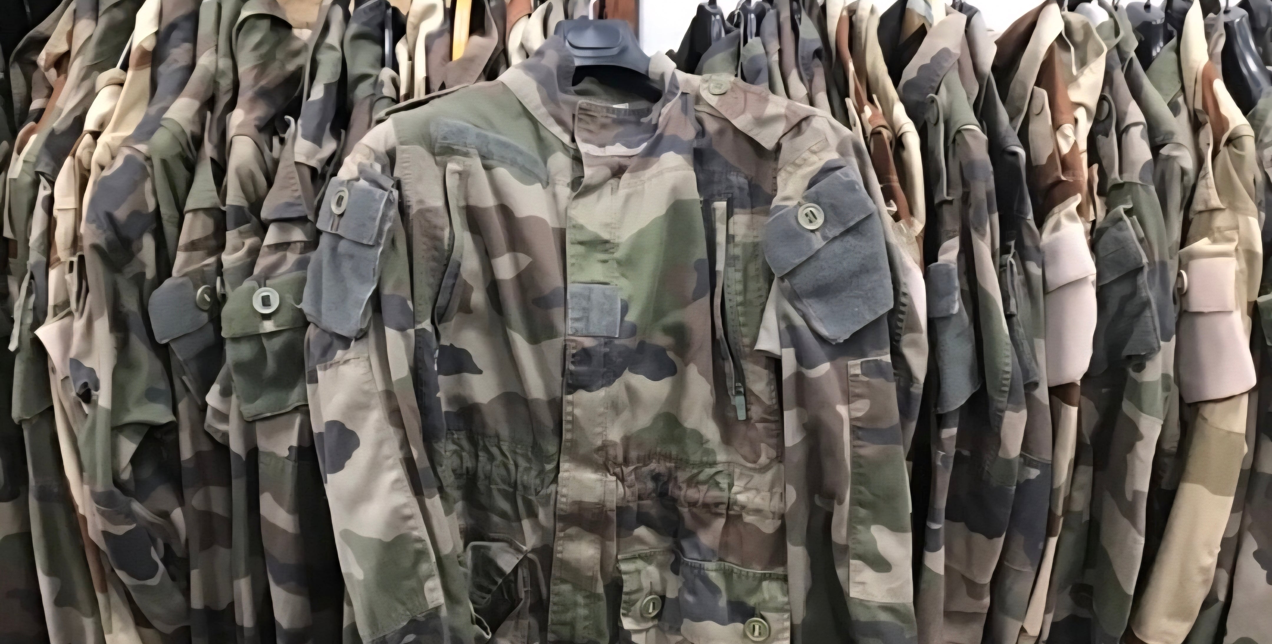 TEXTILES Armée friperie homme femme GRADE A-à PARTIR DE 50 KILOS
